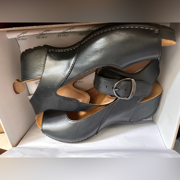 Dansko Tiana Size 41 EU - Picture 2 of 3